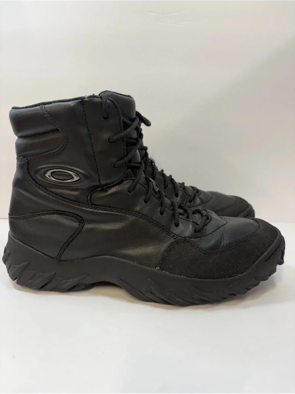 Oakley rugged boots
